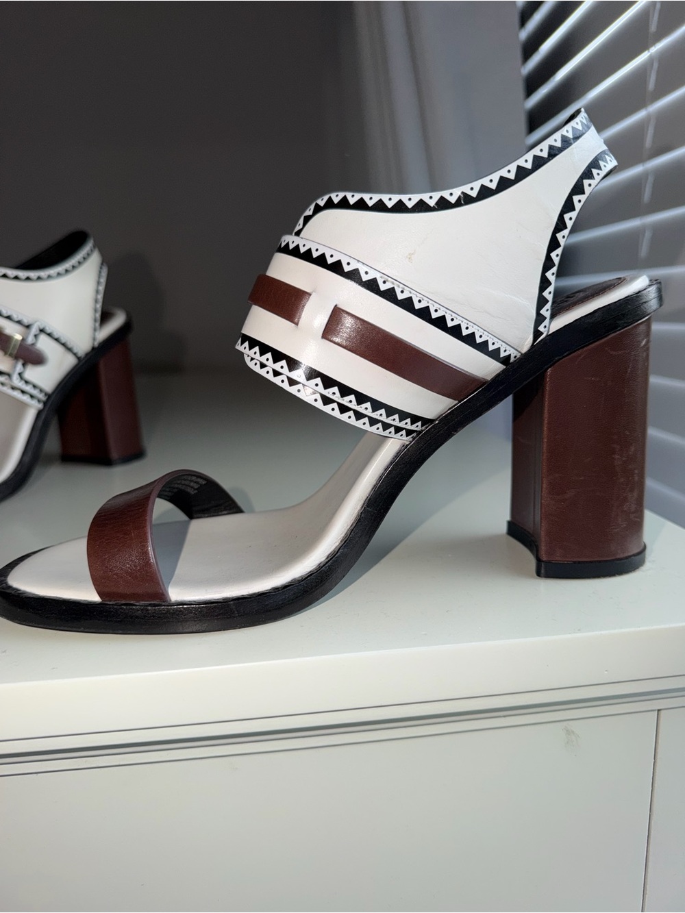 Tory Burch White and Brown Leather Buckle Sandals - Picture 5 of 9